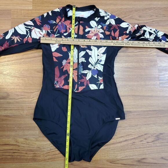 Womens Axesea Swimsuit Size 10 Black Floral Long Sleeve Rash Guard Padded Bust - Picture 3 of 8